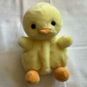 Aurora World Palm Pals Yellow Baby Betsy Chick Chickie Plush